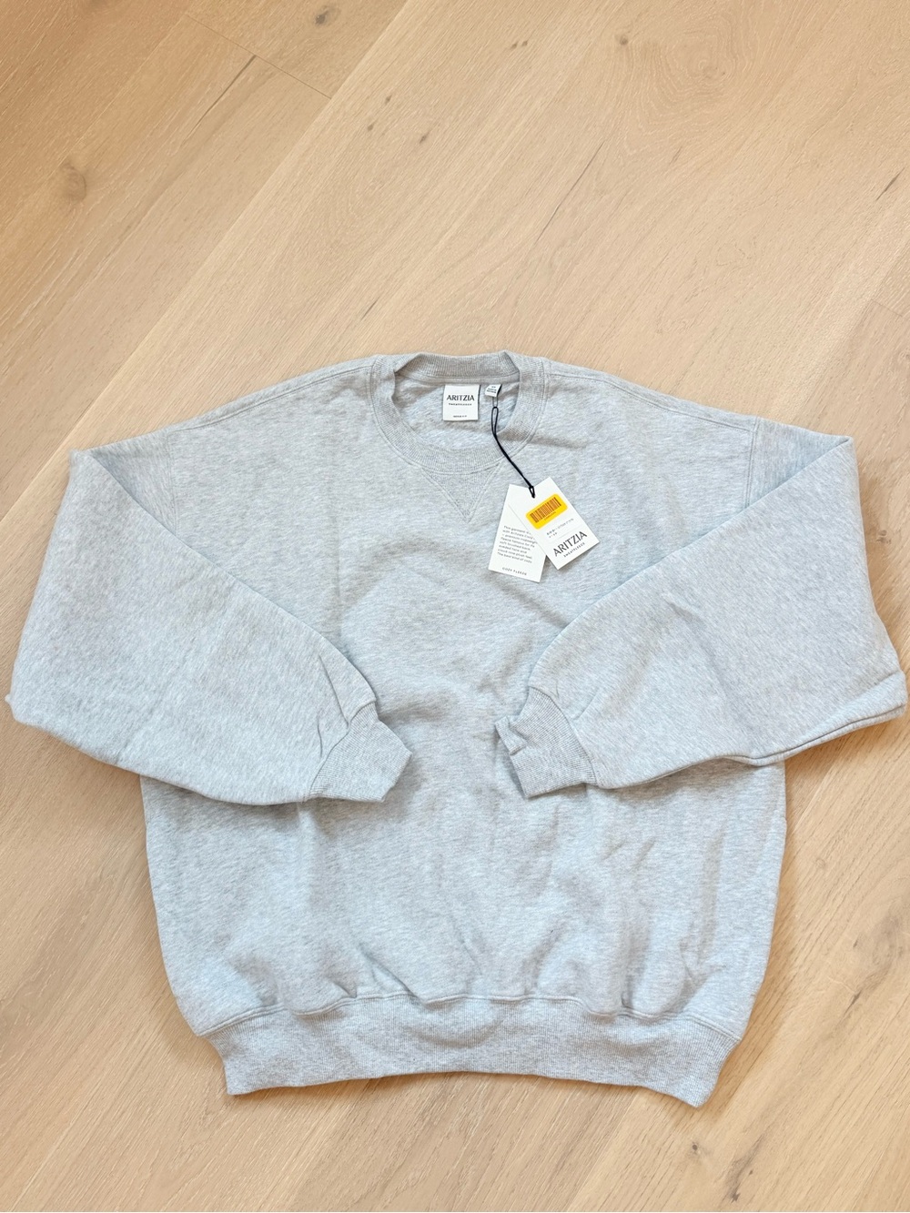 Aritzia Sweatfleece New Mega Crew in Heather Chrome, size XS